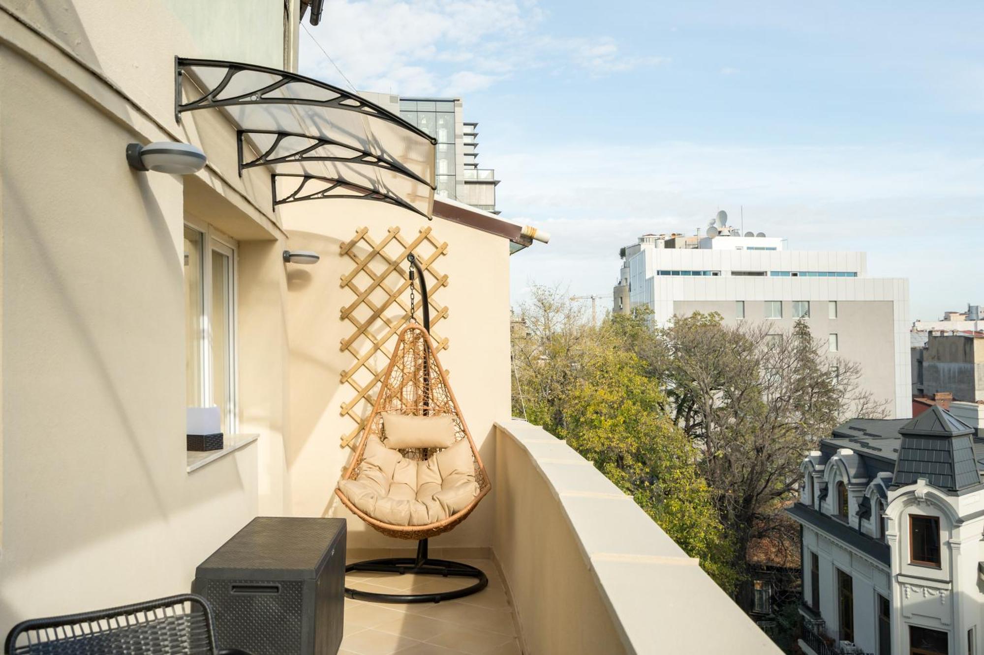 Urban Dream Studio With City Views & Comfort บูคาเรสต์ ภายนอก รูปภาพ